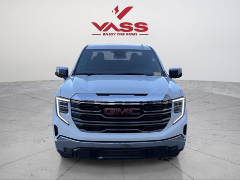 Used 2025 GMC Sierra 1500 SLT AWD/4WD image 8