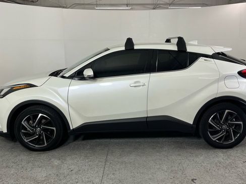 Used 2021 Toyota C-HR Limited image 11