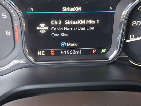 Used 2021 GMC Yukon Denali w/ Denali Premium Package image 23