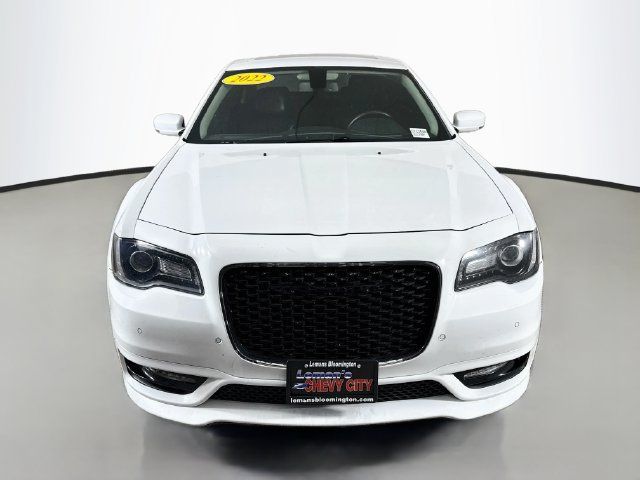 Used 2022 Chrysler 300 Touring L w/ Popular Equipment Group RWD image 2