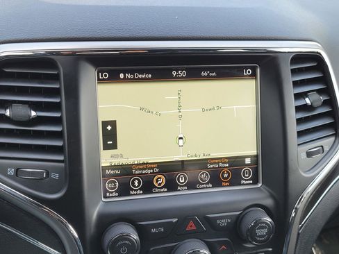 Used 2018 Jeep Grand Cherokee Limited w/ Luxury Group II AWD/4WD image 14
