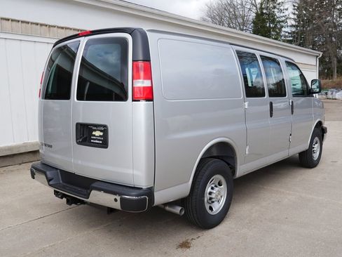New 2026 Chevrolet Express 2500 image 7