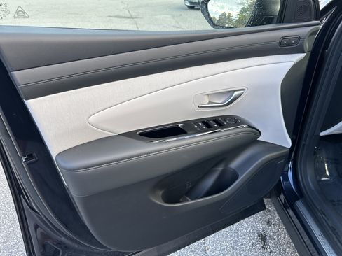 New 2025 Hyundai Tucson Limited image 17
