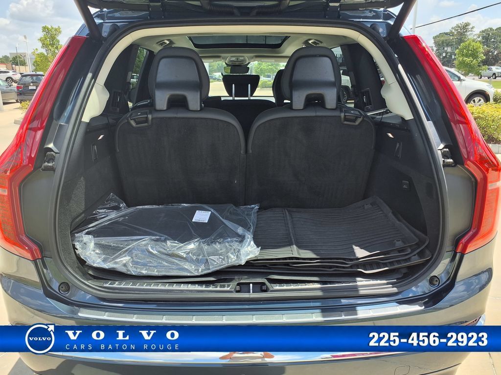 Certified 2024 Volvo XC90 B5 Plus w/ Protection Package Premier AWD/4WD image 12