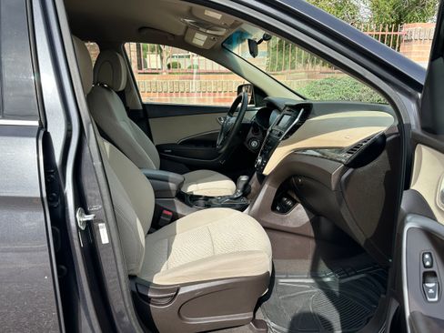 Used 2017 Hyundai Santa Fe Sport image 11