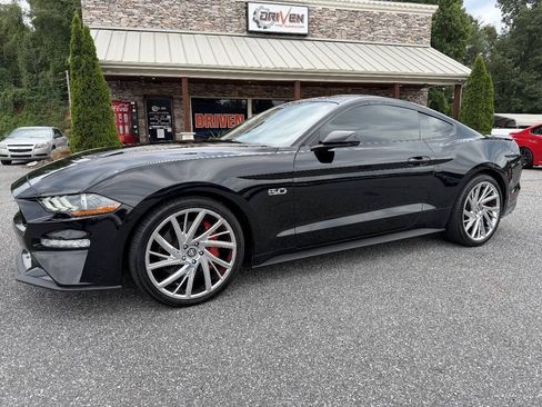 Used 2020 Ford Mustang GT RWD image 1