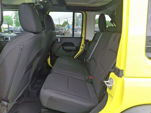 Used 2023 Jeep Wrangler Unlimited w/ Cold Weather Group image 10