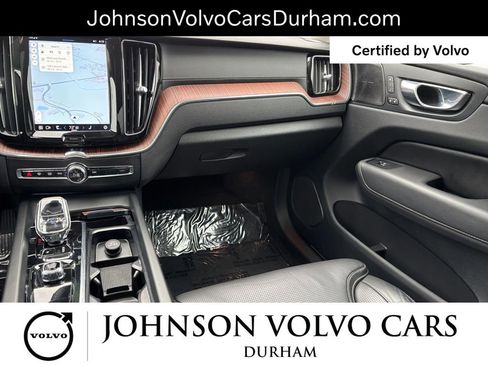 Certified 2023 Volvo XC60 B5 Ultimate w/ Climate Package image 10
