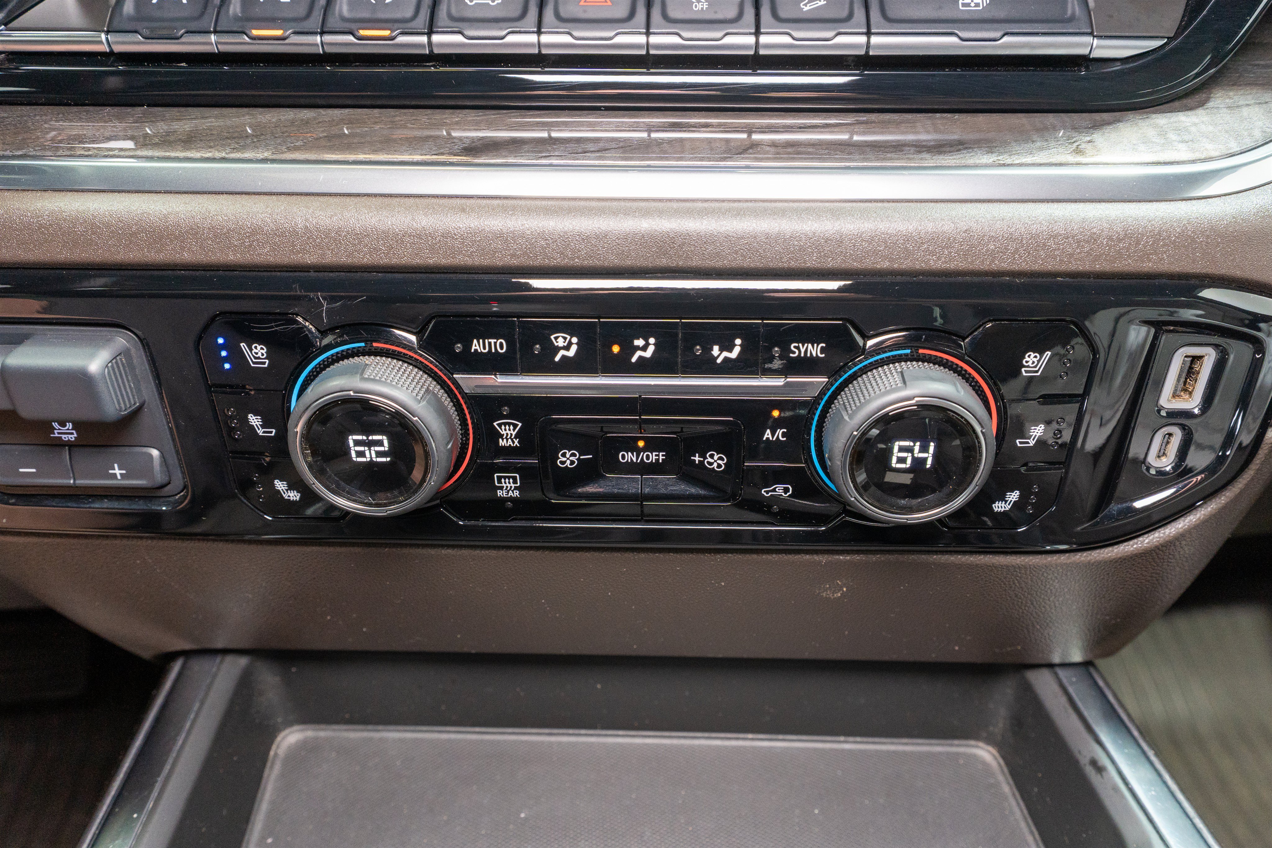 Used 2025 Chevrolet Silverado 1500 LTZ AWD/4WD image 23