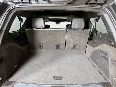 Used 2025 Cadillac Escalade ESV V AWD/4WD image 21
