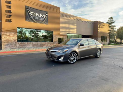 Used 2014 Toyota Avalon Limited image 2