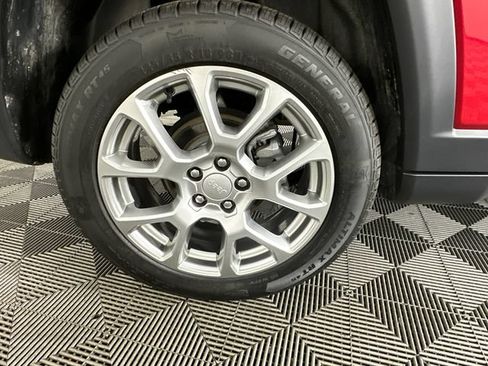 Used 2023 Jeep Compass Latitude AWD/4WD image 32