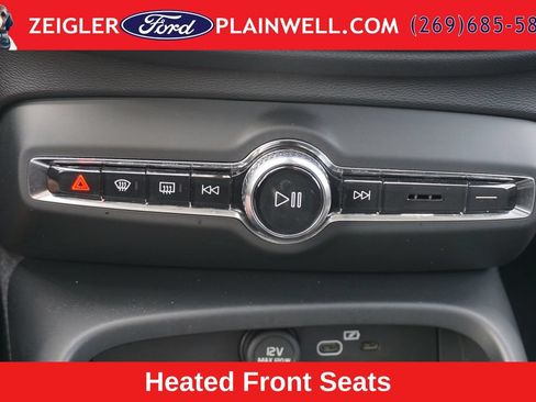 Used 2024 Volvo XC40 B5 Plus w/ Protection Package Premier AWD/4WD image 25