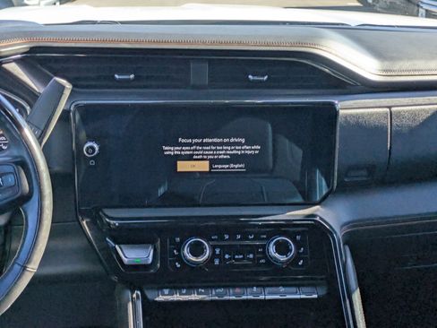 Used 2024 GMC Sierra 2500 AT4 w/ AT4 Premium Plus Package image 18