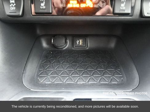 Used 2023 Toyota RAV4 XLE Premium image 29