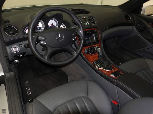 Used 2004 Mercedes-Benz SL 55 AMG image 2