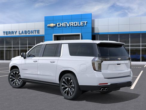 New 2026 Chevrolet Suburban High Country AWD/4WD image 5