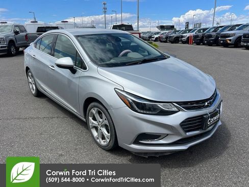 Used 2018 Chevrolet Cruze Premier w/ Enhanced Convenience Package FWD image 24