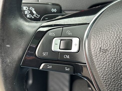 Used 2016 Volkswagen Golf SE image 29