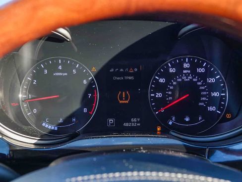 Used 2017 Kia K900 Luxury image 25