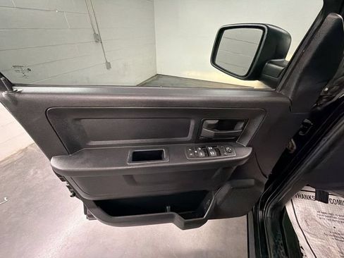 Used 2017 RAM 1500 Express RWD image 18