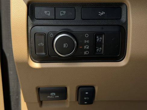 Used 2024 Ford F250 Lariat w/ Lariat Ultimate Package AWD/4WD image 25