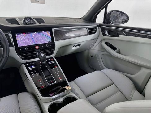 Certified 2026 Porsche Macan GTS AWD/4WD image 30