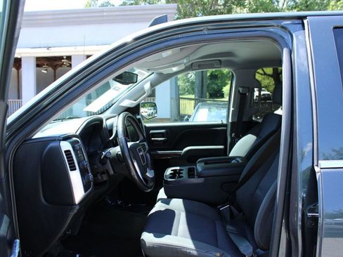Used 2018 GMC Sierra 1500 SLE w/ SLE Value Package AWD/4WD image 9