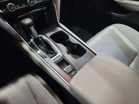 Used 2018 Honda Accord EX image 26