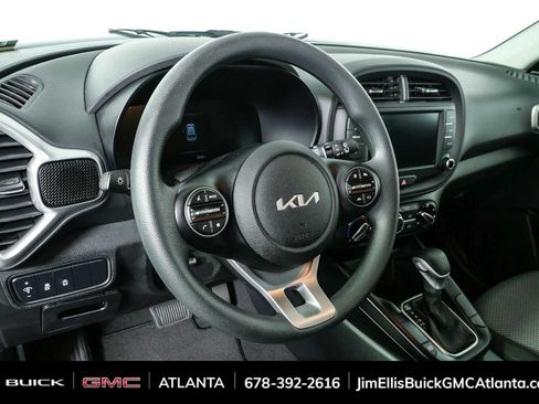Used 2025 Kia Soul LX FWD image 4
