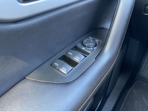 Used 2025 Chevrolet Blazer LT FWD image 29