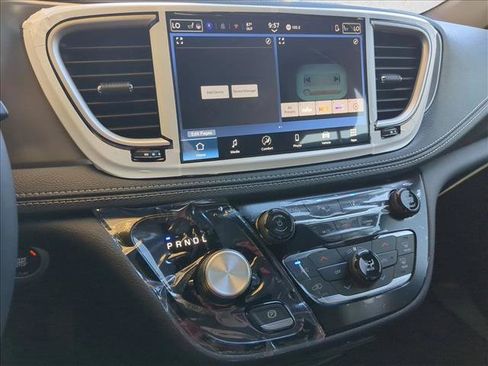 New 2026 Chrysler Pacifica Select AWD/4WD image 14