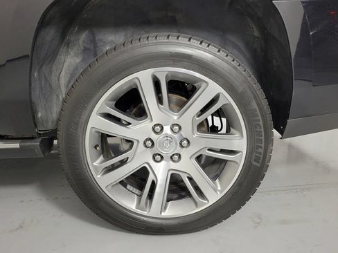 Used 2017 Cadillac Escalade Premium Luxury RWD image 9