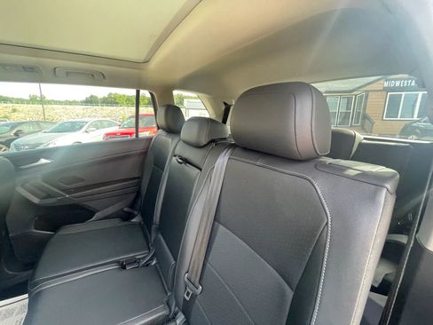 Used 2018 Volkswagen Tiguan SEL FWD image 26