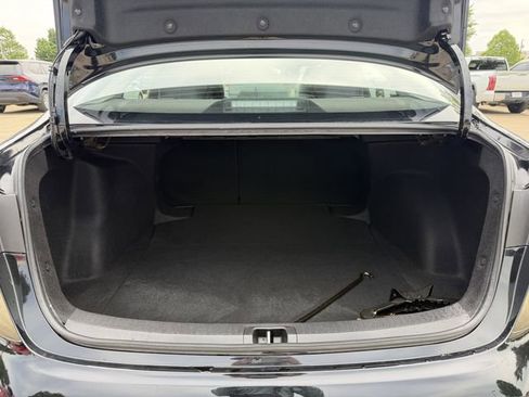 Used 2025 Toyota Corolla LE FWD image 28