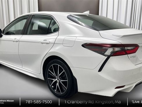 Used 2023 Toyota Camry SE image 7