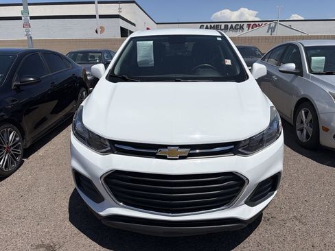Used 2020 Chevrolet Trax LS w/ Tint and Cruise Package FWD image 3