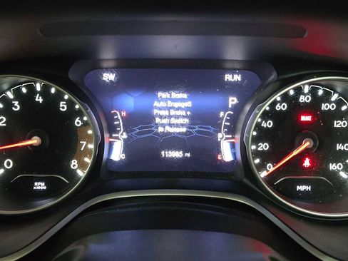 Used 2018 Jeep Compass Sport w/ Tech Group FWD image 27