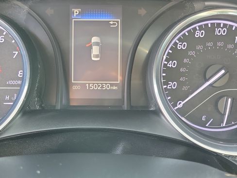 Used 2020 Toyota Camry SE image 25