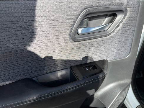 Used 2021 Nissan Rogue SV FWD image 19