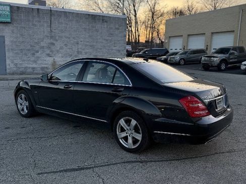 Used 2012 Mercedes-Benz S 550 4MATIC w/ Premium 2 Pkg image 4