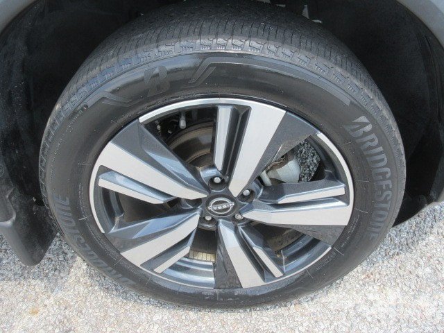 Used 2023 Nissan Rogue SL w/ SL Premium Package FWD image 9