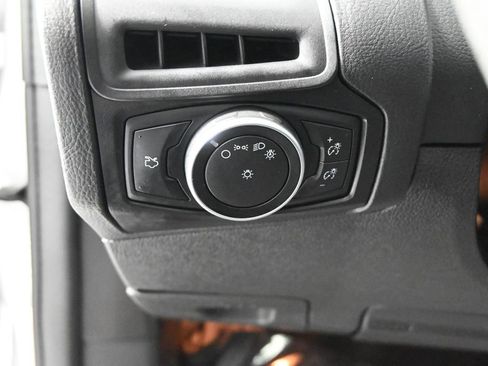 Used 2017 Ford Focus SE FWD image 23