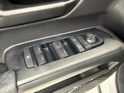 Used 2025 Toyota Tacoma SR5 image 27