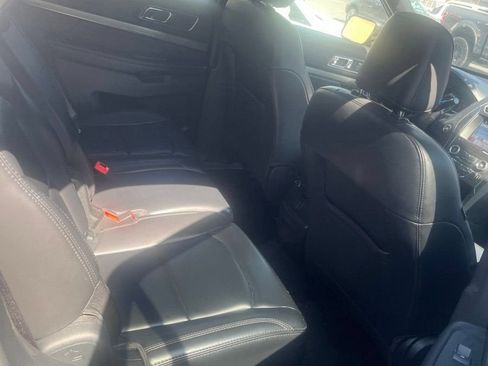 Used 2019 Ford Explorer XLT w/ Equipment Group 202A FWD image 8