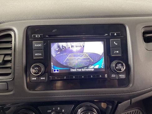 Used 2019 Honda HR-V LX image 16