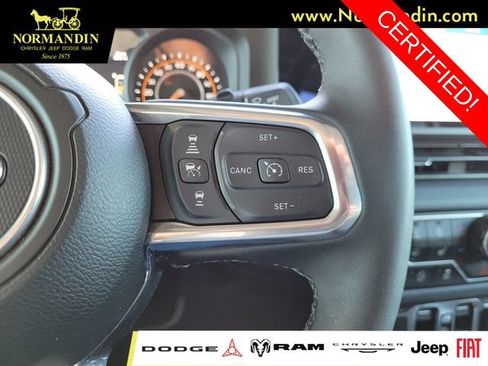 Certified 2025 Jeep Wrangler Unlimited Sahara AWD/4WD image 14