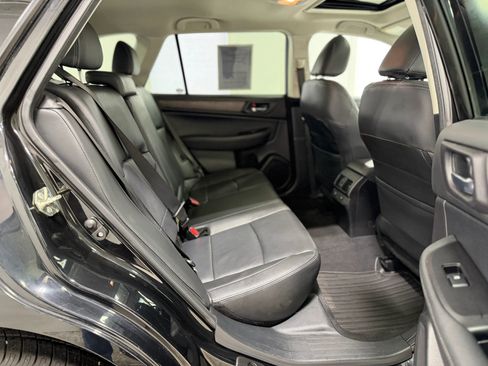 Used 2017 Subaru Outback 2.5i Limited AWD/4WD image 36