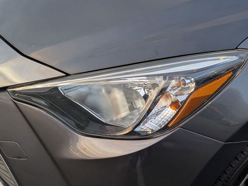 Used 2018 Toyota Yaris iA image 12