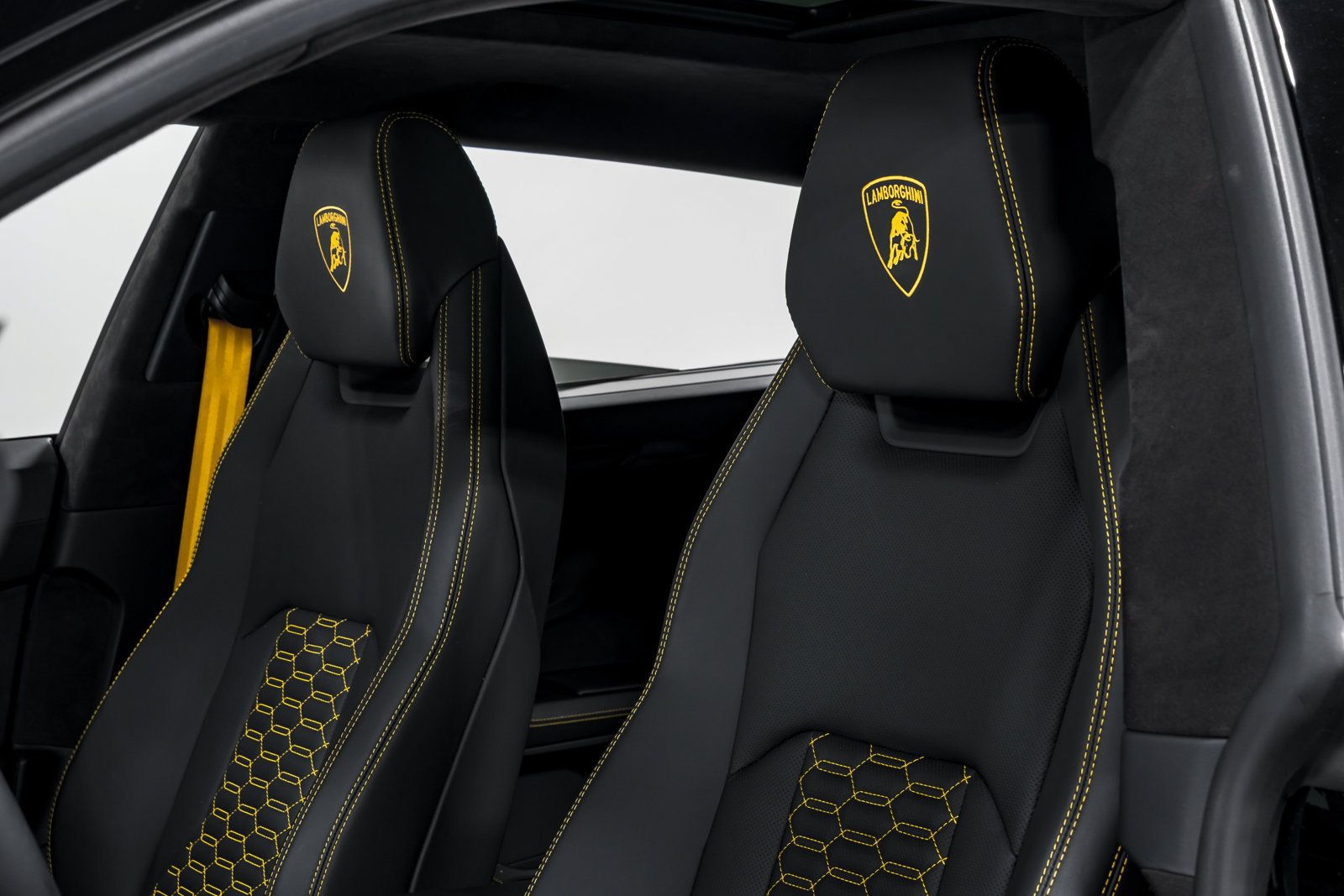 Used 2024 Lamborghini Urus S AWD/4WD image 19